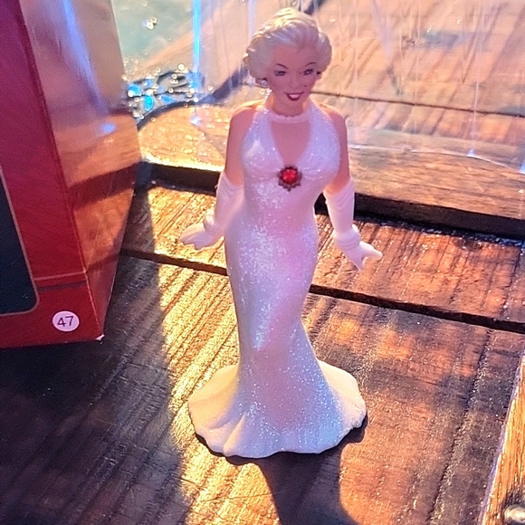 Carlton Cards Marilyn Monroe Christmas ornament 1996 vintage 70th birthday Celeb - Picture 1 of 9